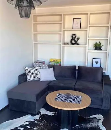Apartment Industrial Flat With Sea View From The Balcony, 5 Min Drive Or 30 Min Walk To The